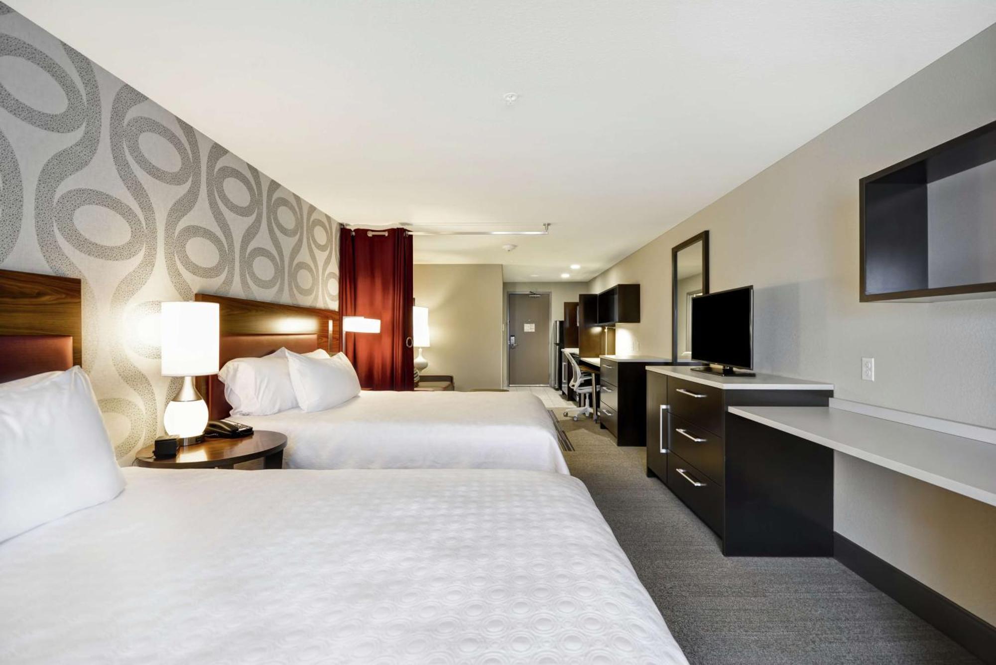 Hotel Home2 By Hilton Kci Airport 3*